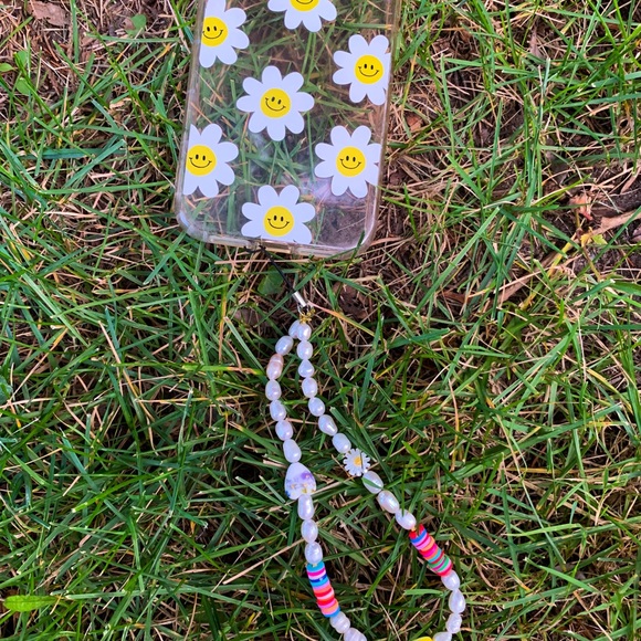 My Happy Place Phone String / Pearl Phone Strap - Picture 3 of 6